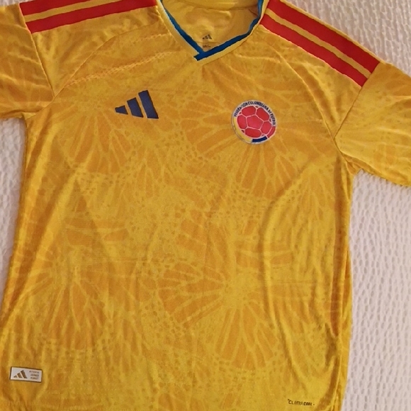 Special Edition Federation Of Colombia Futbol Jersey With Collectors Box